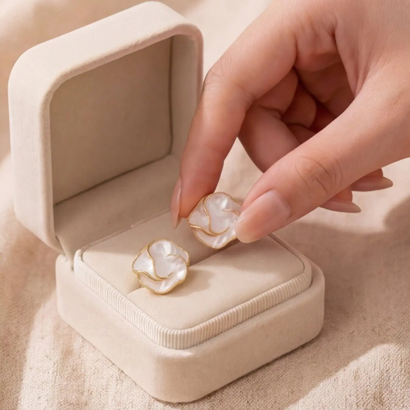 POMOCIÓN 2x1 ARETES FLOR🎁 - Amelia Joyería